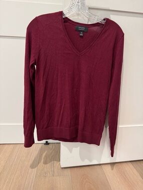 Banana Republic Factory Women's V-Neck Sweater - Burgundy